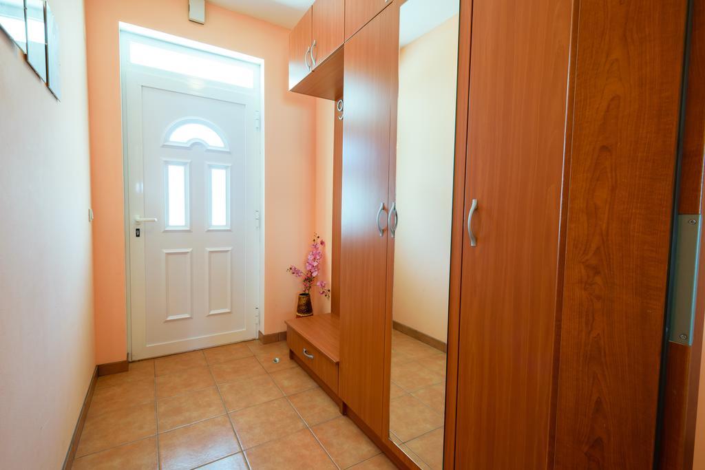 Apartments Galeb Blace Exterior photo