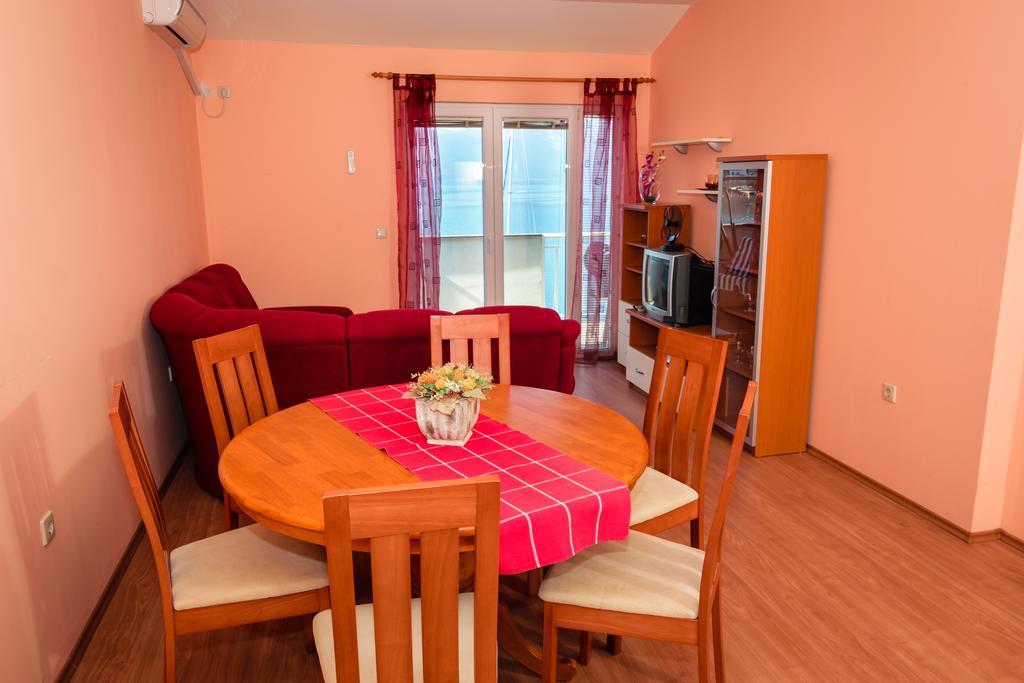 Apartments Galeb Blace Exterior photo